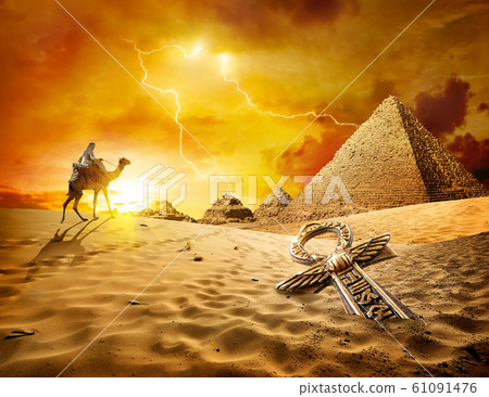 Lightning in the desert 61091476