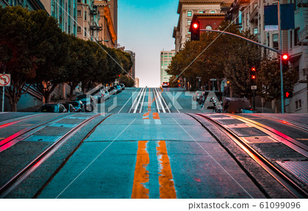 Famous California Street at dawn, San Francisco, USA Famous California Street at dawn, San Francisco, USA 61099096