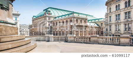 Panoramic view of Wiener Staatsoper (Vienna State Opera) in Vienna, Austria Panoramic view of Wiener Staatsoper (Vienna State Opera) in Vienna, Austria 61099117