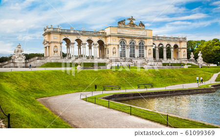 Beautiful view of famous Gloriette at Schonbrunn Palace in Vienna, Austria 61099369
