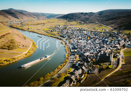 Moselle river bend with the historic town of Bremm Moselle river bend with the historic town of Bremm 61099702