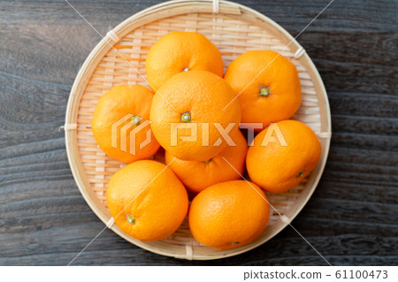 An oranges mandarin orange An oranges mandarin orange 61100473