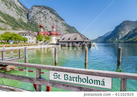 Famous St. Bartholomae pilgrimage chapel at Lake Koenigsee in summer, Bavaria, Germany 61102920