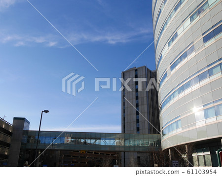 Mazankowski Heart Institute and corridor Mazankowski Heart Institute and corridor 61103954