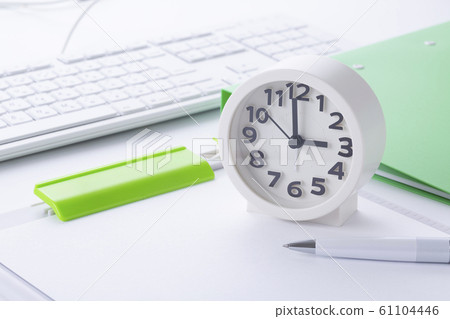 clock clock 61104446