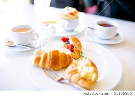 Breakfast morning 61106500