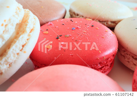 Colorful French baked goods macaroons 61107142
