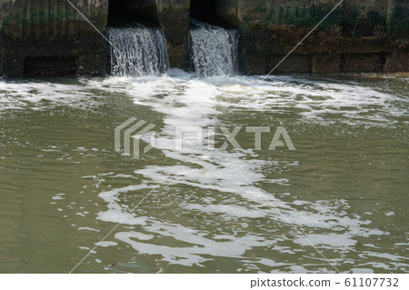 discharge, bacterium, pump 61107732