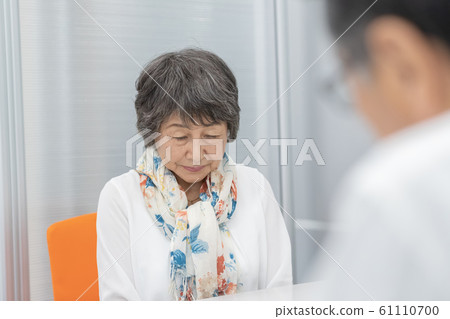 senior, interview, an interview 61110700