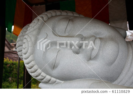 偉大的雕像 61110829