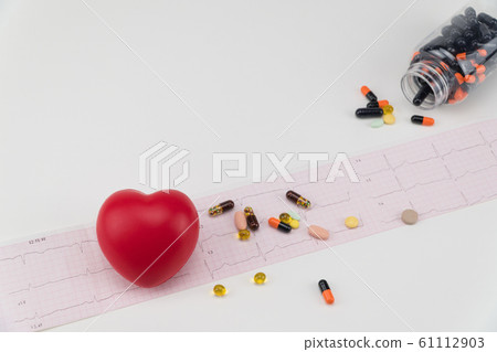 cardiology, heart care 61112903