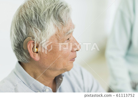 老人助聽器 61113752