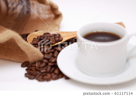 Coffee beans (red beans small grains roasted food and beverage drink drink blend caffeine copy space) Coffee beans (red beans small grains roasted food and beverage drink drink blend caffeine copy space) 61117114