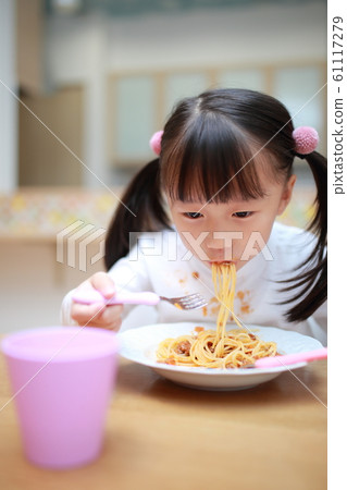 意大利面(意大利麵條肉醬育兒育兒教育,吃溢出,嬰幼兒,學齡前兒童,兒童) 意大利面(意大利麵條肉醬育兒育兒教育,吃溢出,嬰幼兒,學齡前兒童,兒童) 61117279