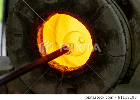 Glass making 61118198