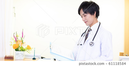 Medical doctor portrait Medical doctor portrait 61118584