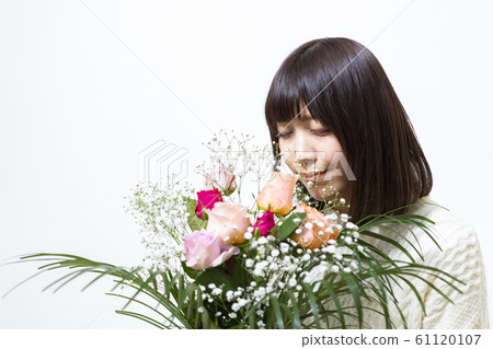 Woman with a bouquet 61120107