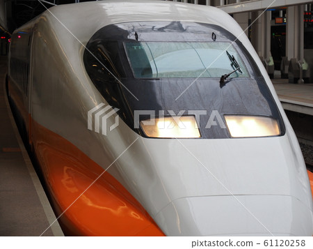 Taiwan high-speed rail left station 61120258