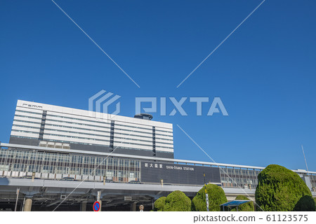 JR Shin-Osaka Station in fine weather, Osaka City, Osaka Prefecture 61123575