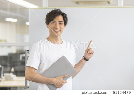 男人 男 男性 61134479