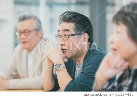 前輩 男人和女人 男女 61134483