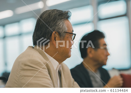 前輩 會議 開會 61134484