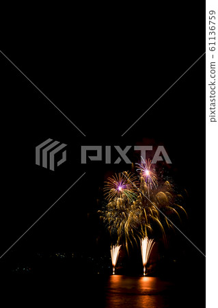 [Yugawara Onsen Maritime Fireworks Festival] 61136759