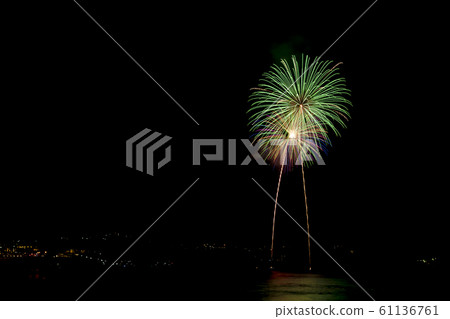 [Yugawara Onsen Maritime Fireworks Festival] 61136761