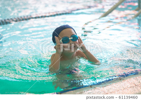一個游泳 61139460
