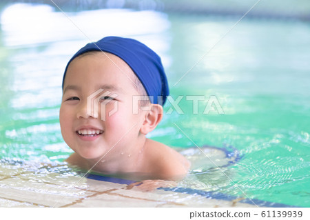 Swimming Swimming 61139939