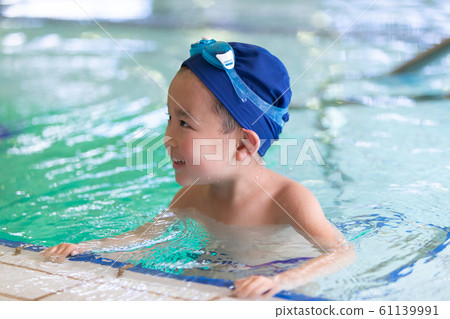 一個游泳 61139991