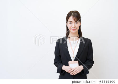 女商人(年輕女子,白色背景,西裝,頸帶) 女商人(年輕女子,白色背景,西裝,頸帶) 61145399
