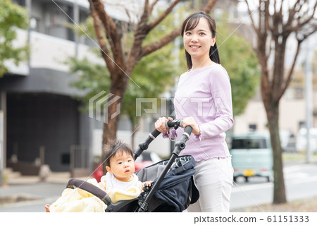 Mother stroller baby one operation child care child care mother and child child care Mother stroller baby one operation child care child care mother and child child care 61151333
