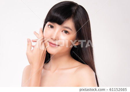 Beautiful Young Asian Woman with Clean Fresh Skin. 61152085