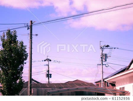 Telegraph pole · electric wire 61152936