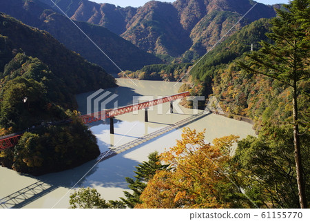 Mysterious station 61155770