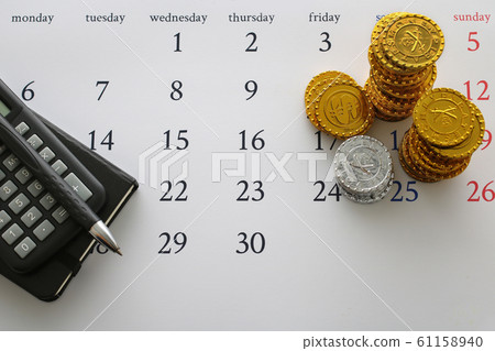 Calendars, numbers, notebooks and writing utensils 61158940