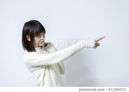 Young woman material 61160015