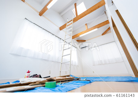 Renovation of children's room Installation of baseboard Renovation of children's room Installation of baseboard 61161143