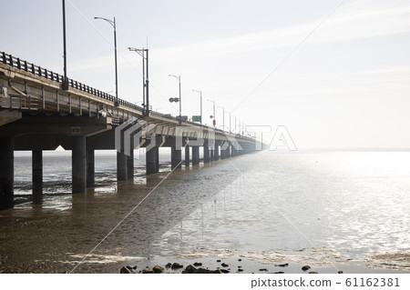 仁川大橋和海上的西海潮灘 仁川大橋和海上的西海潮灘 61162381