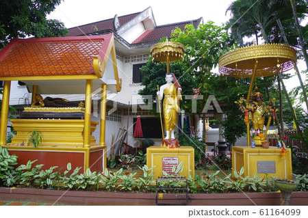 Buddhist temple in Chiang Rai, Thailand 61164099