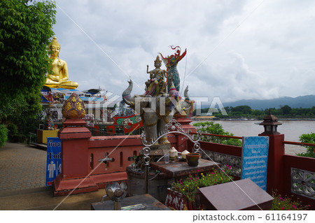 Thai Golden Triangle 61164197