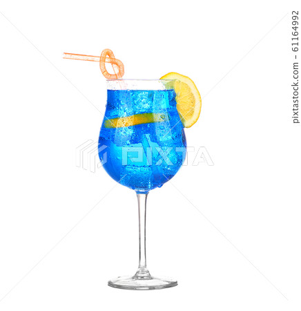 Sprite drinks whit sparkllng soda and ice in glass Sprite drinks whit sparkllng soda and ice in glass 61164992