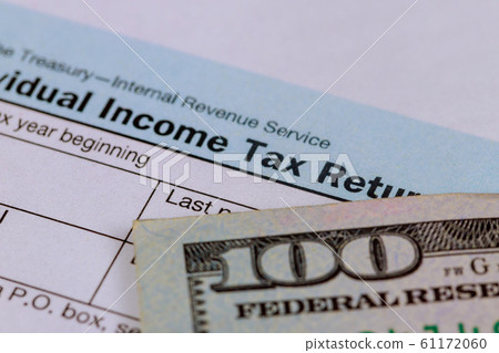 Stimulus economic tax return 1040 form and US 100 Stimulus economic tax return 1040 form and US 100 61172060