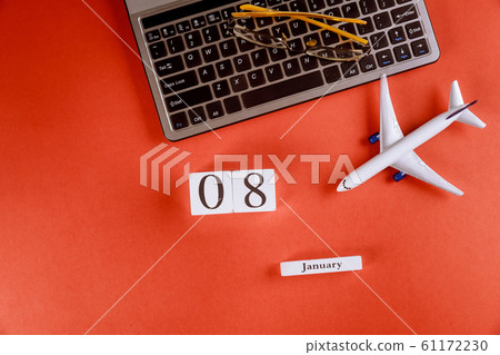 08 January calendar with accessories on business 61172230