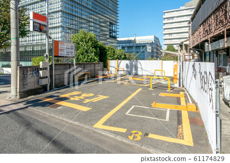 Small parking lots in Tokyo 61174829