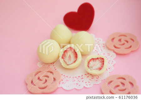 Image of Valentine Image of Valentine 61176036