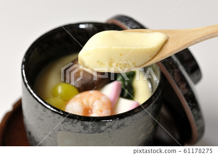 Eat chawanmushi 61178275