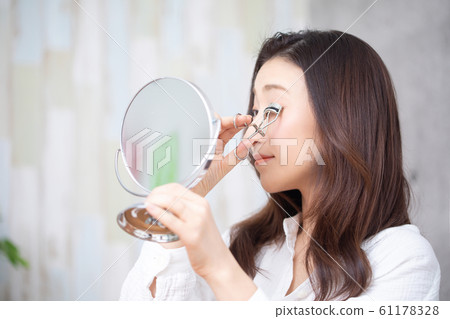一個女人要彌補 一個女人要彌補 61178328
