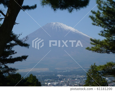從高爾夫球場看富士 從高爾夫球場看富士 61181200